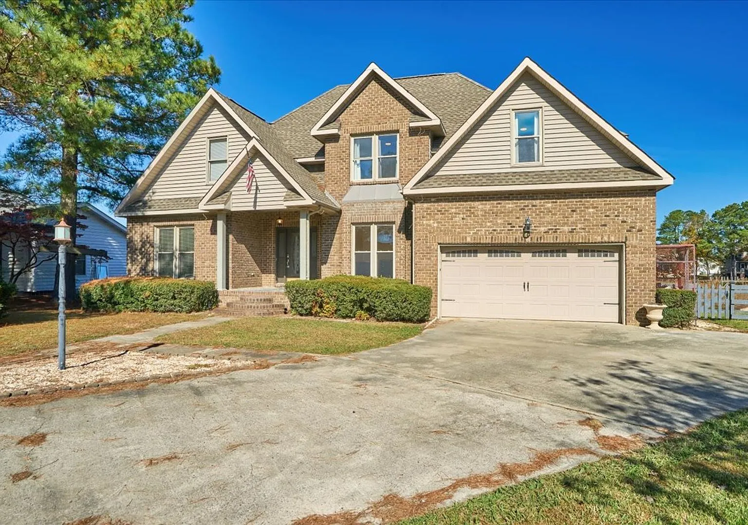 695 Cedar Pt. — Photo 1