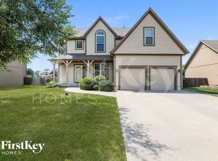 500 River Birch Rd, Raymore, MO 64083