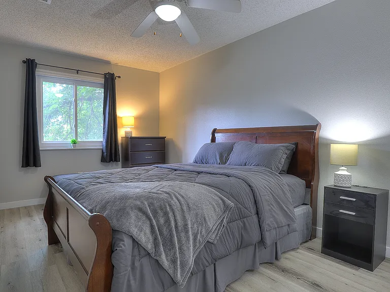 2480 N Graceland Ave #8 — Photo 12