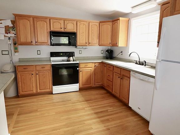 5th image of 44 East Ave