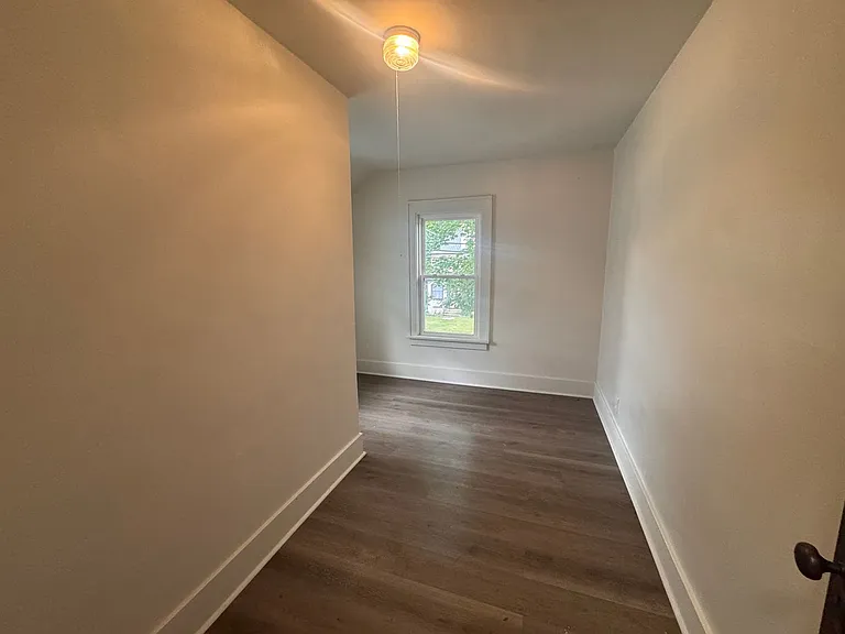 628 W Thomas St — Photo 11