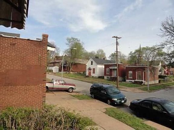 3rd image of 1031 Garth Ave