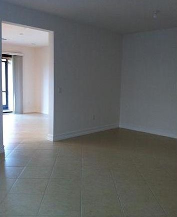2nd image of 112 Riverwalk Cir E