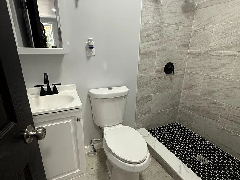 850 N 22nd St #1 — Photo 8