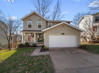 544 Elm Crossing Ct, Ballwin, MO 63021