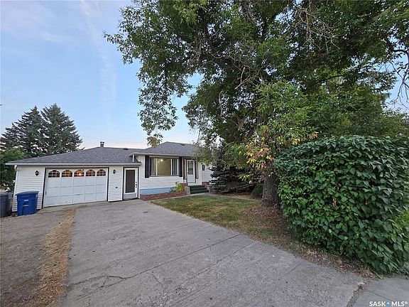 3rd image of 142 First STREET W