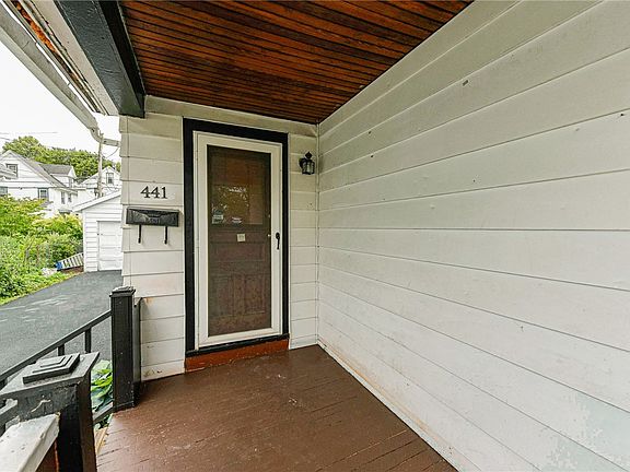 4th image of 441 Benton St
