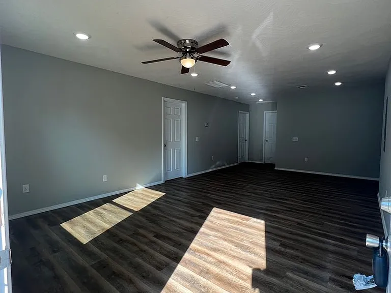 2444 N Benton Ave — Photo 9