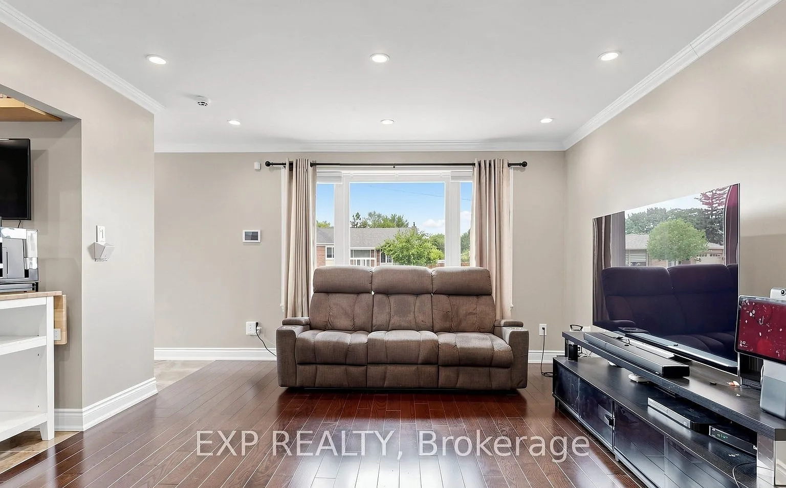 3 bed, $2,850 — Photo 3