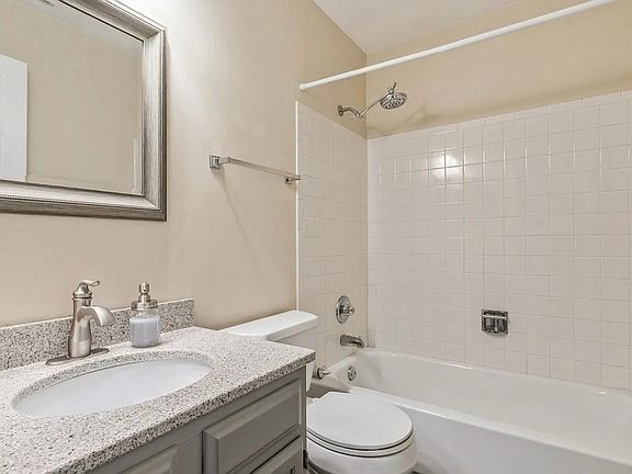 4th image of 2400 Mallow Ct