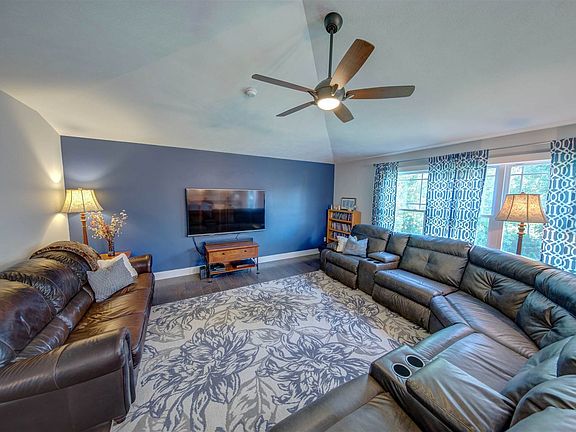 4th image of 2618 Saint Charles Ave