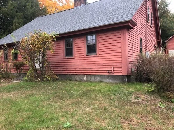 50 Epping St, Raymond, NH 03077