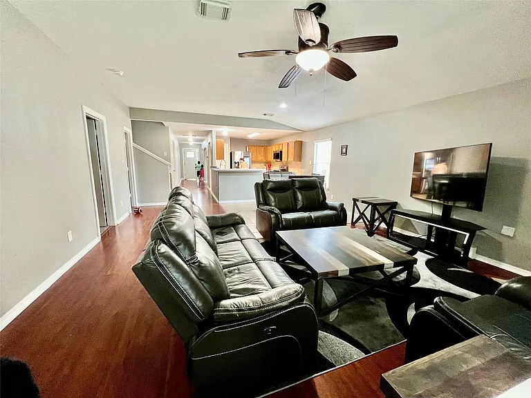 9610 Serenata Ct — Photo 8