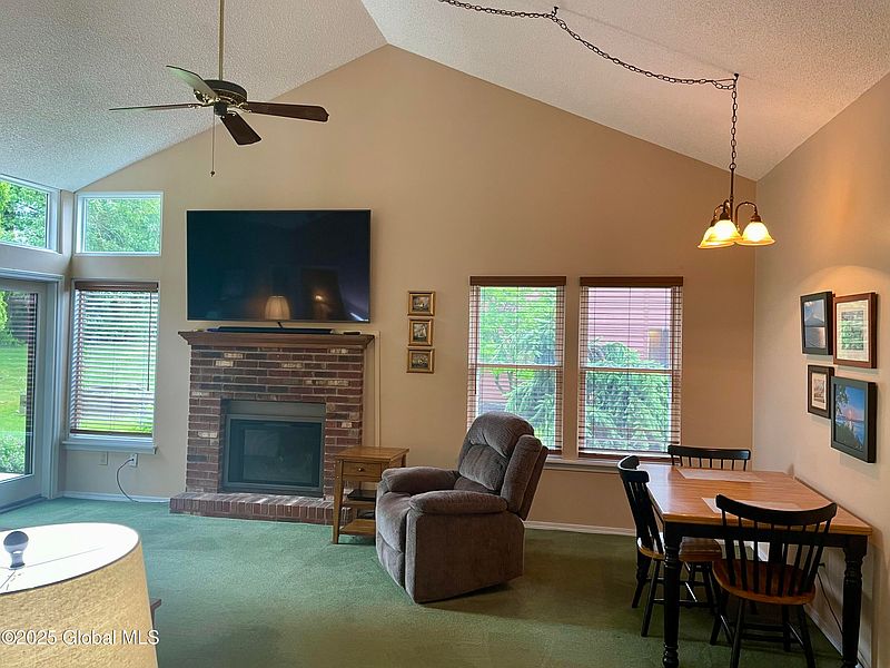 4th image of 103 Meadowbrook Drive