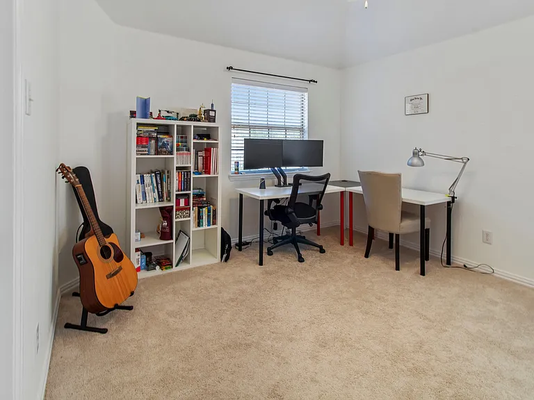 3705 Glenshannon Ln — Photo 18