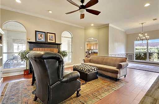 2nd image of 2309 Demaret Dr