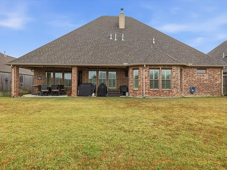 302 Spring Brook Ct — Photo 15
