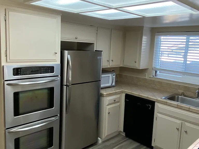 3010 Barrymore Dr — Photo 6
