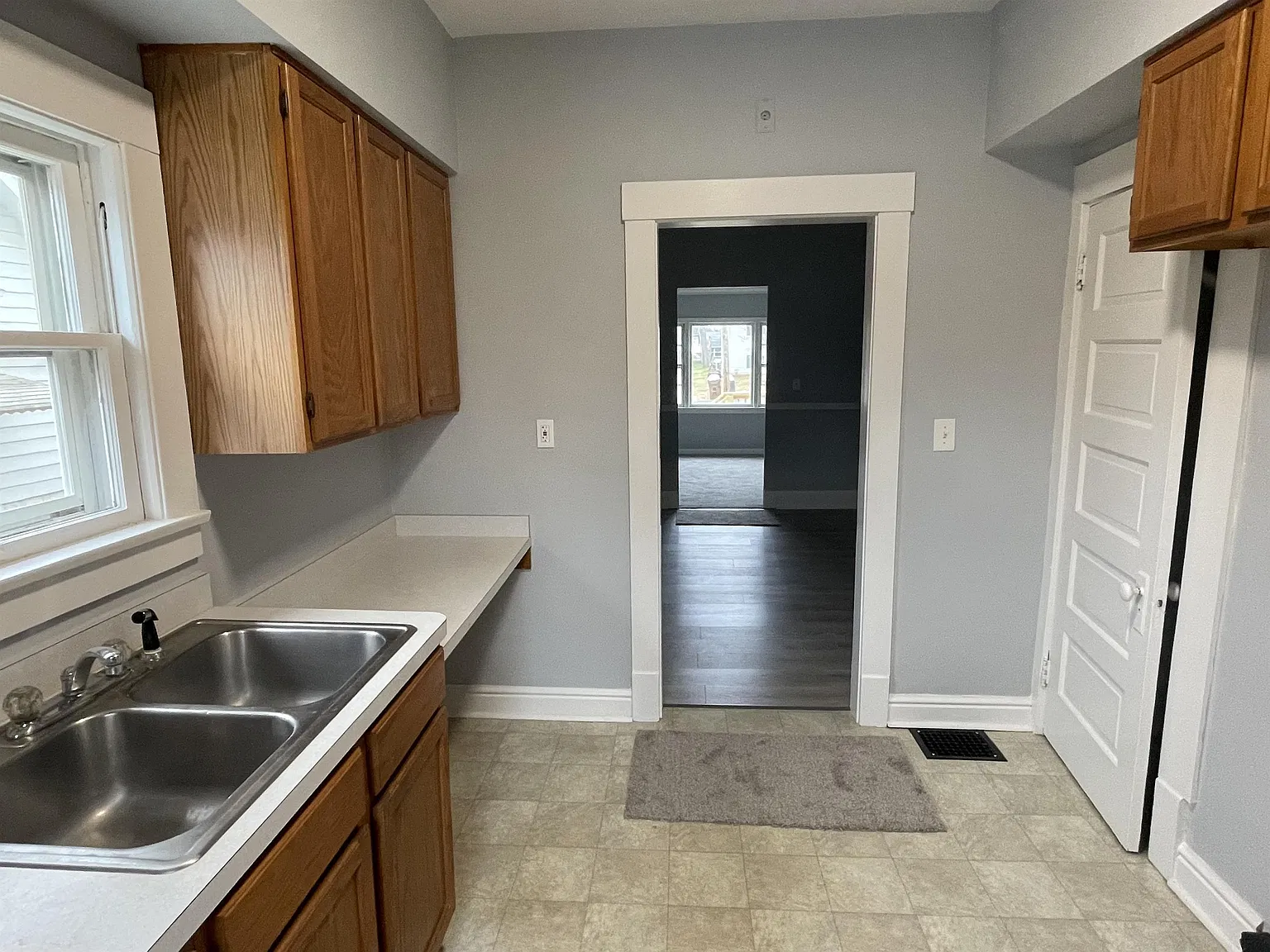 235 Meadowbrook Ave — Photo 3