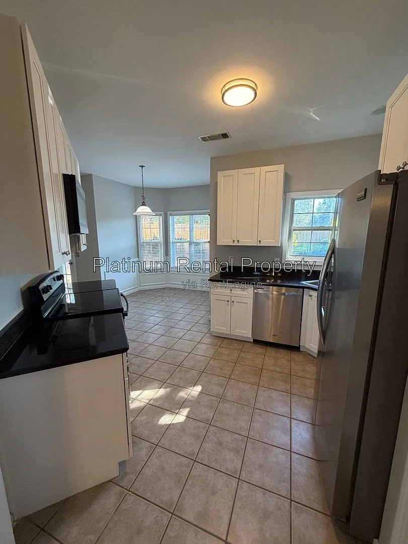 3 bed, 2.5 bath, 1890 sqft, $2,499 — Photo 4