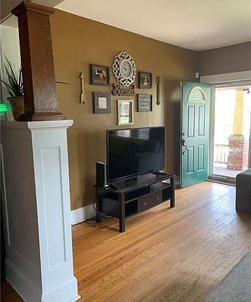 3rd image of 2844 Sylvanie St