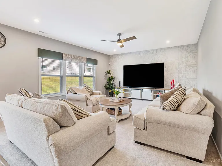 5817 Montrose Ct — Photo 14