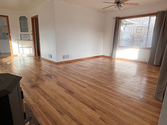 2nd image of 2490 Campbell St