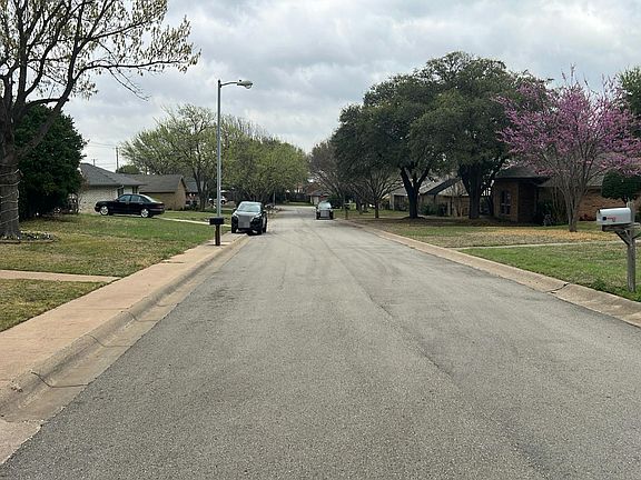 4th image of 8201 Bobwhite Dr