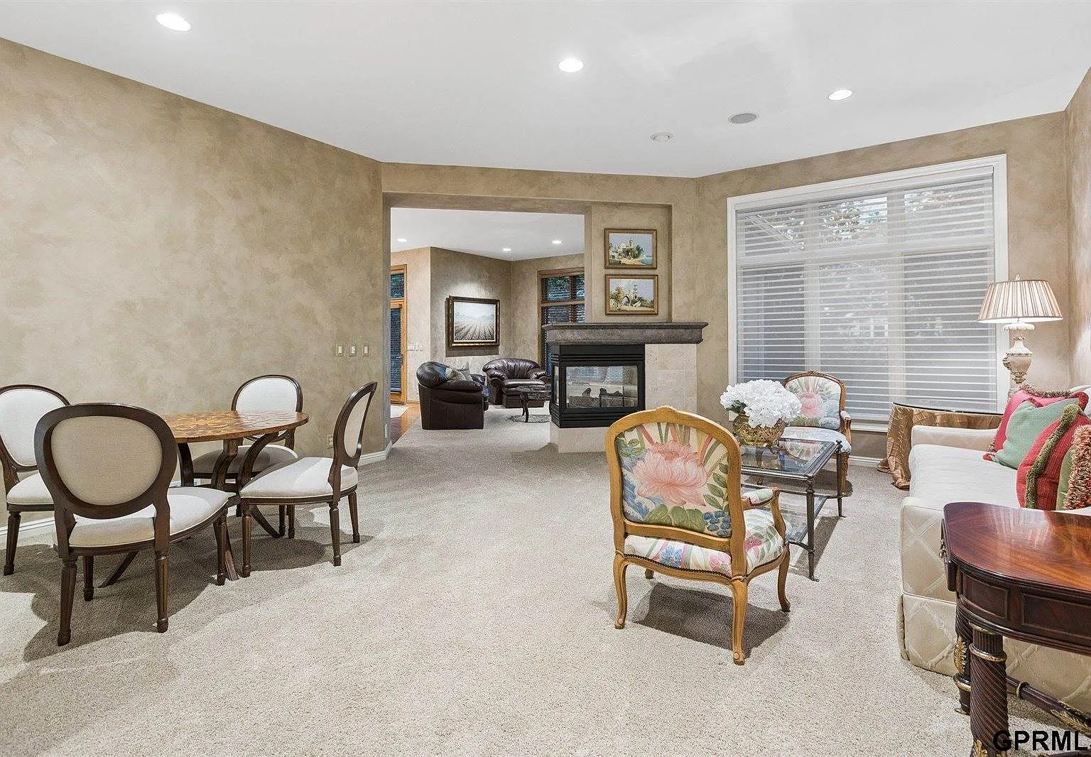 3 bed, 4.0 bath, 5007 sqft, $5,000 — Photo 4