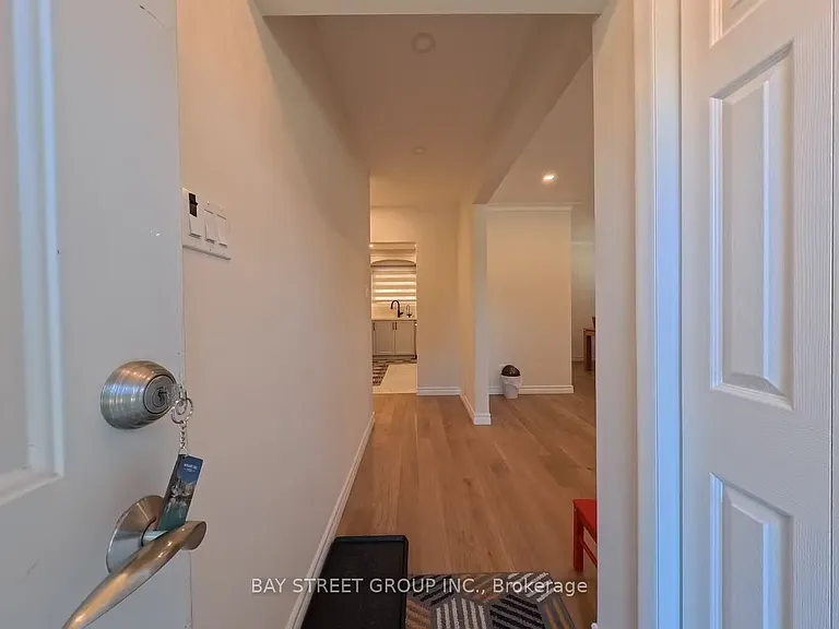402 Osiris Dr — Photo 3