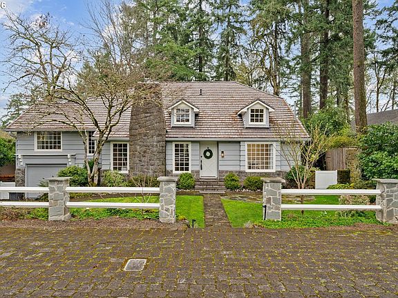 2nd image of 611 Ridgeway Rd