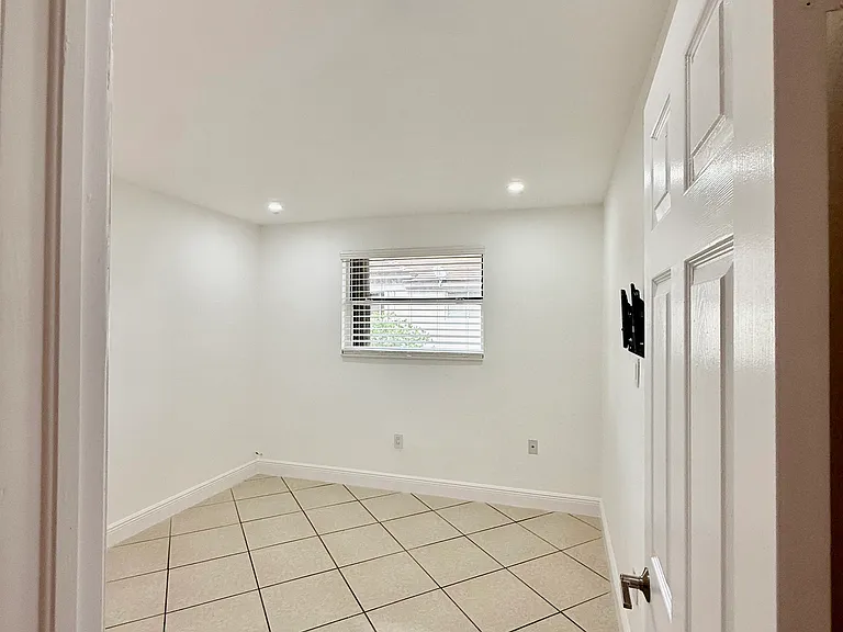 8425 NW 8th St #209 — Photo 7