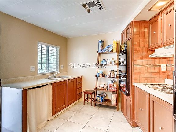3rd image of 3808 Pecan Ln