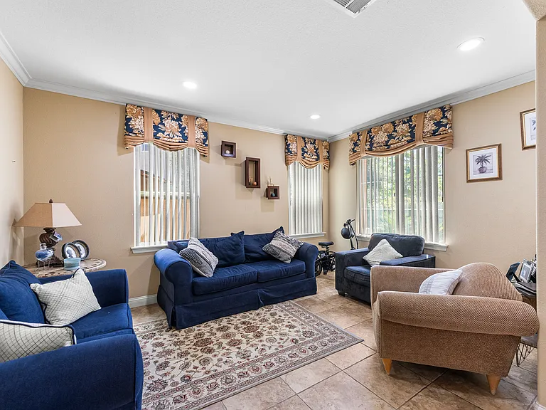 44256 Dahlia St — Photo 5