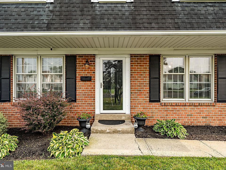 208 Park Ave, Quakertown, PA 18951 Zillow