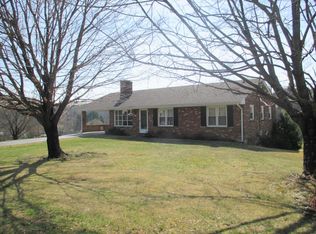 811 Laymantown Rd, Troutville, VA 24175