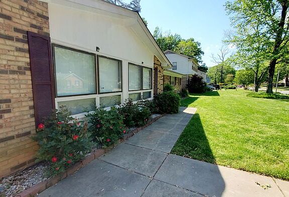 3rd image of 7940 Meadowdale Ln