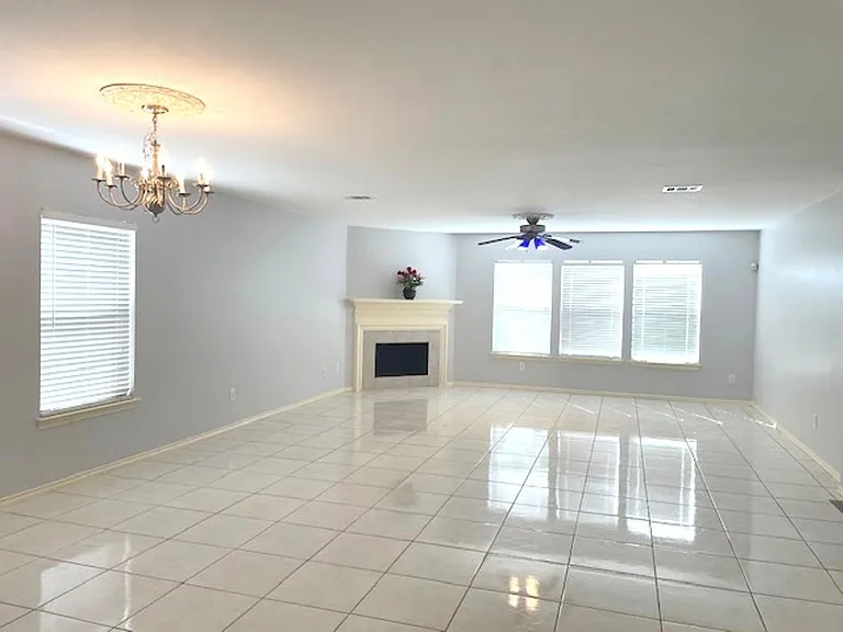 12827 Magenta Oaks Dr — Photo 10