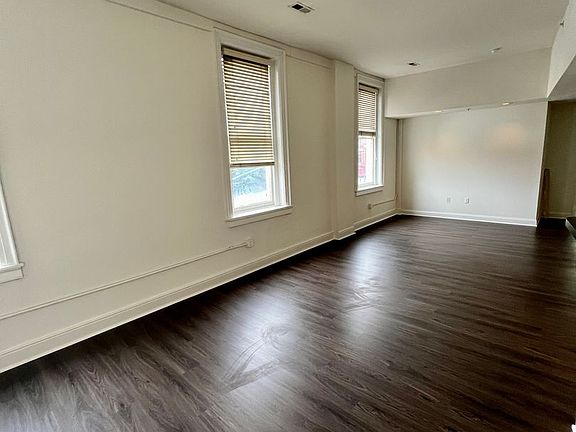 4th image of 325 W Broad St APT 201