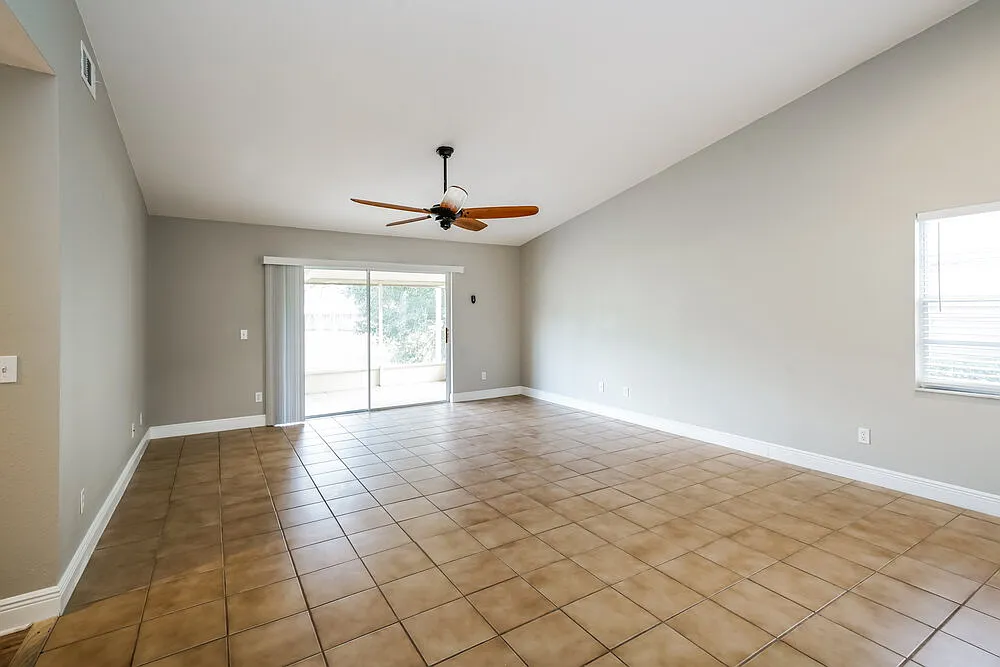 3 bed, 2.0 bath, 1472 sqft, $3,740 — Photo 4
