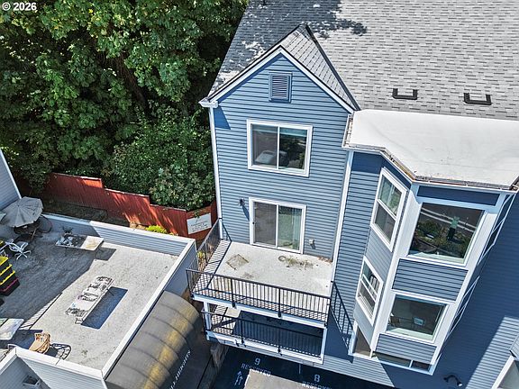 2nd image of 3473 SW Barbur Blvd APT 12