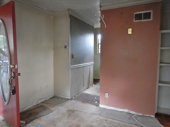 2nd image of 1516 Logan St
