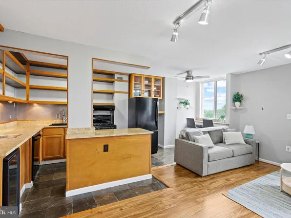 4242 E West Hwy #406, Bethesda, MD 20814