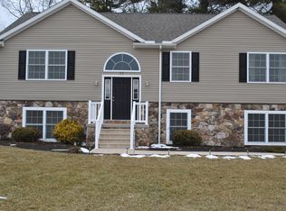 37 Whitetail Cir, Mill Hall, PA 17751