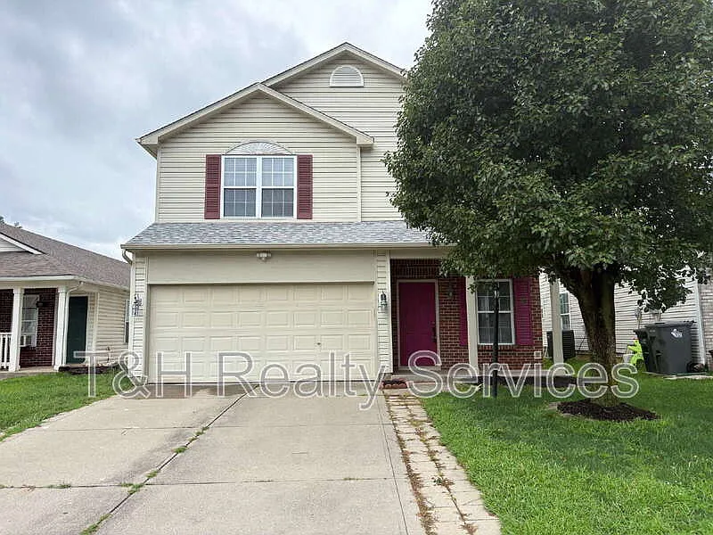 8116 Lake Tree Ln