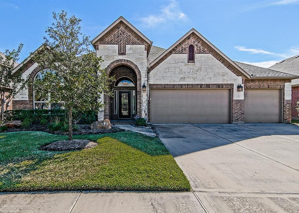 1st image of 20711 Great Pines Dr