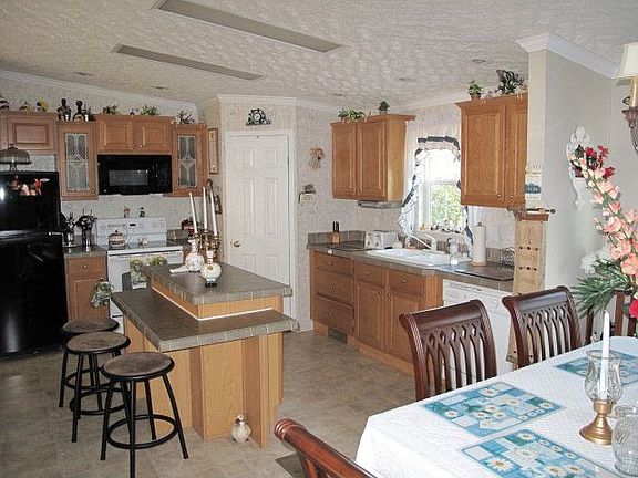 2nd image of 232 College Ave