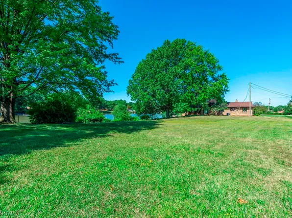 Vl Hollenbeck Cir, Cleveland, OH 44129