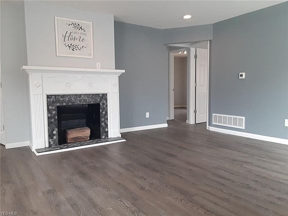 4th image of 1217 White Pond Dr