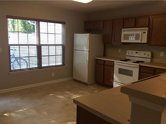 3rd image of 3156 Prater Ct